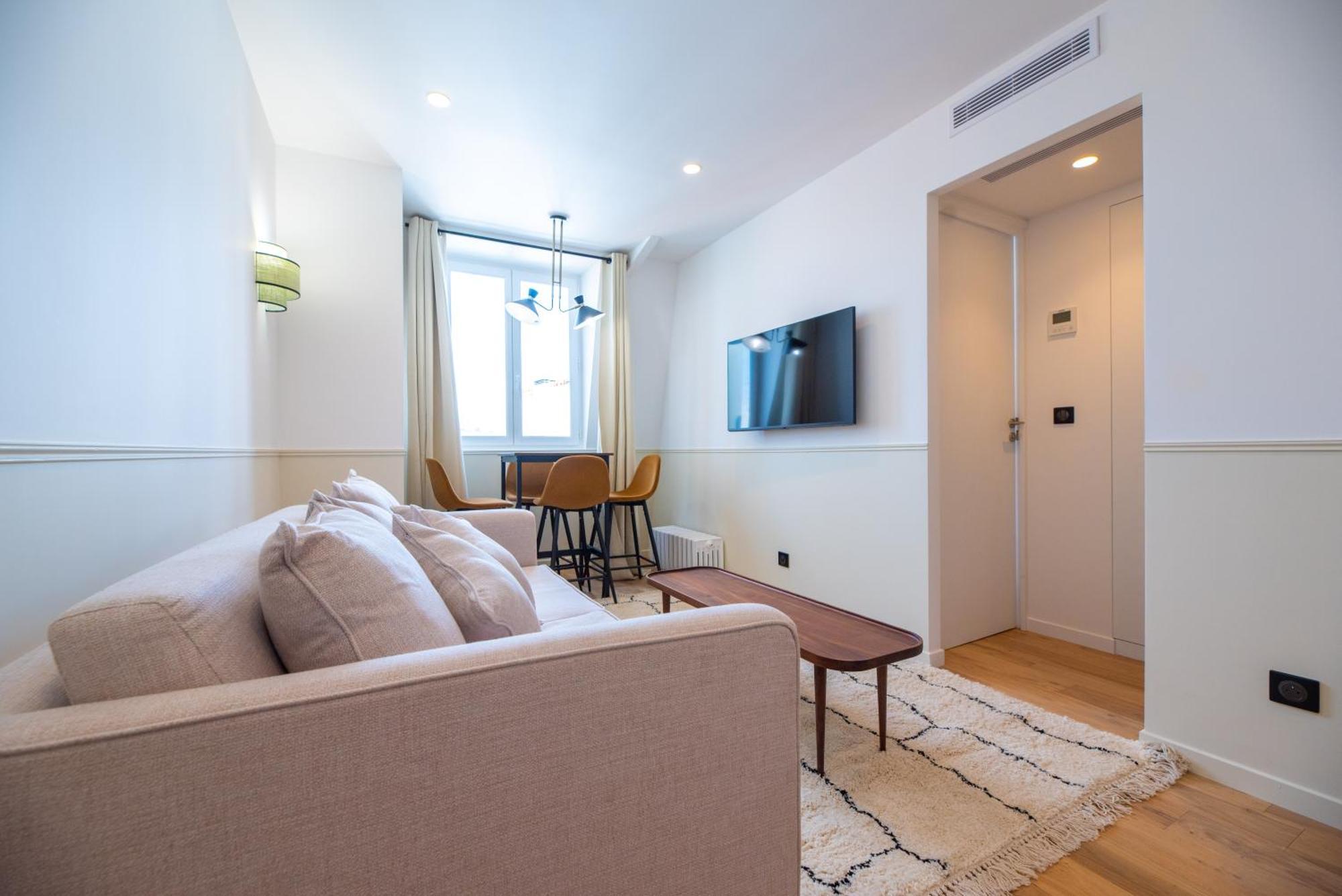Vignature Residence アニエール 部屋 写真