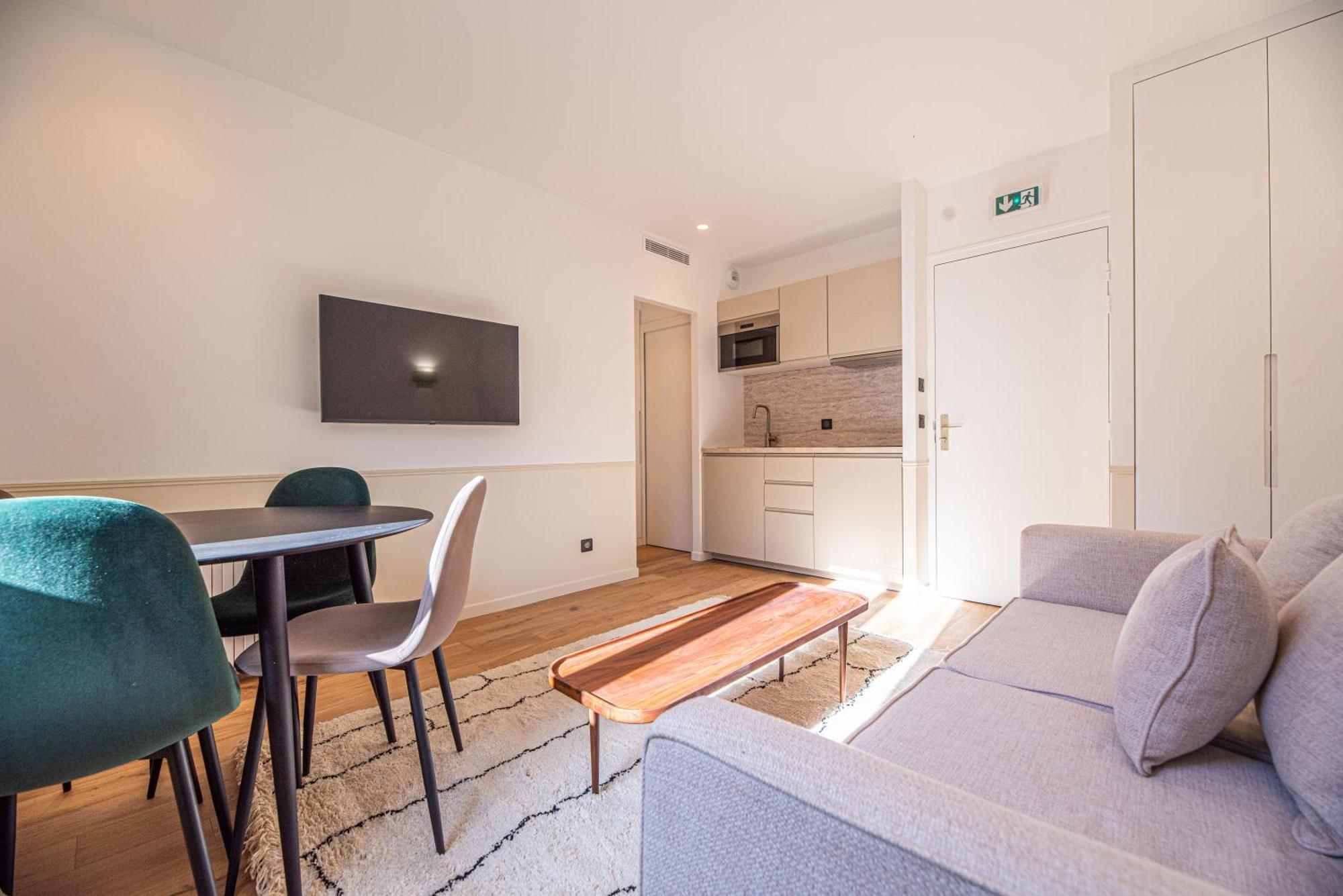 Vignature Residence アニエール 部屋 写真